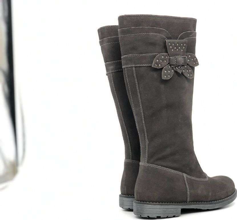 NERO GIARDINI Stivale bambina camoscio grigio in Stivali Calzature Durello - Agna, commercioVirtuoso.it