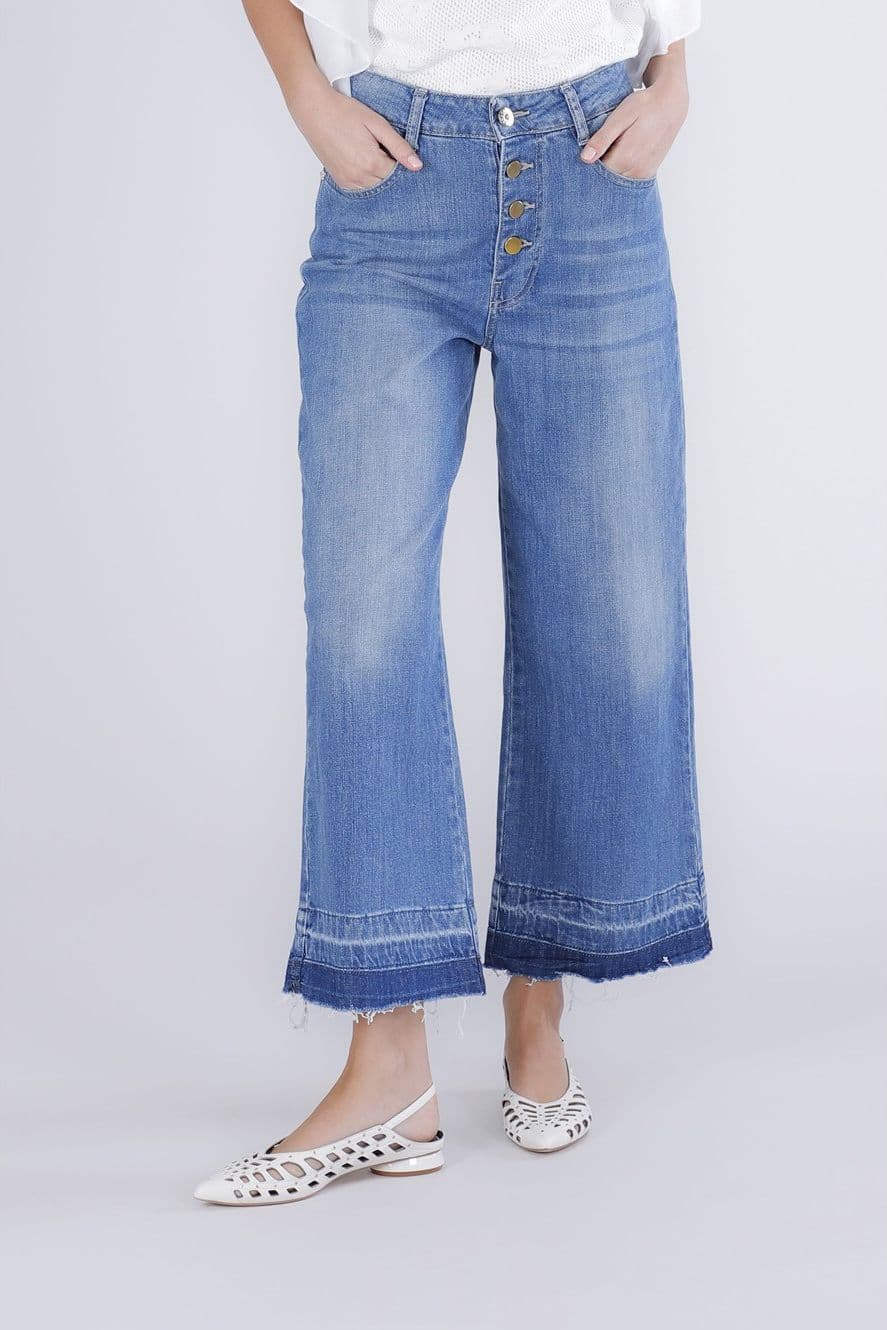 PANTALONE CROPPED CON ORLO SCIOLTO - 3