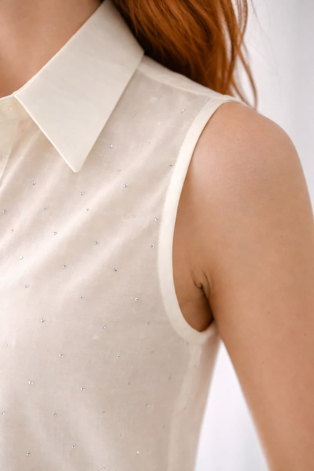Camicia smanicata con strass - 2