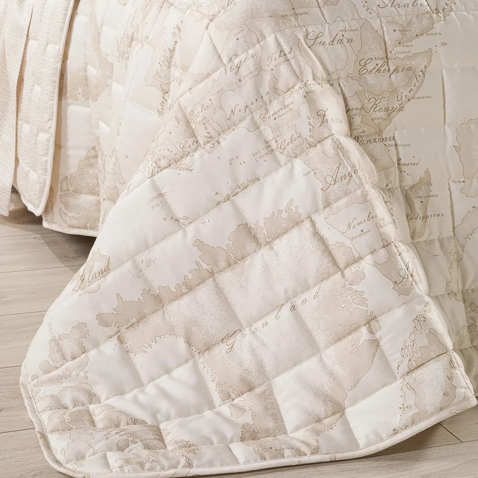 Copriletto Trapuntato Geo White - Alviero Martini - Stile e Comfort per la Tua Camera in Coperte Anastasi - Marsala, commercioVirtuoso.it