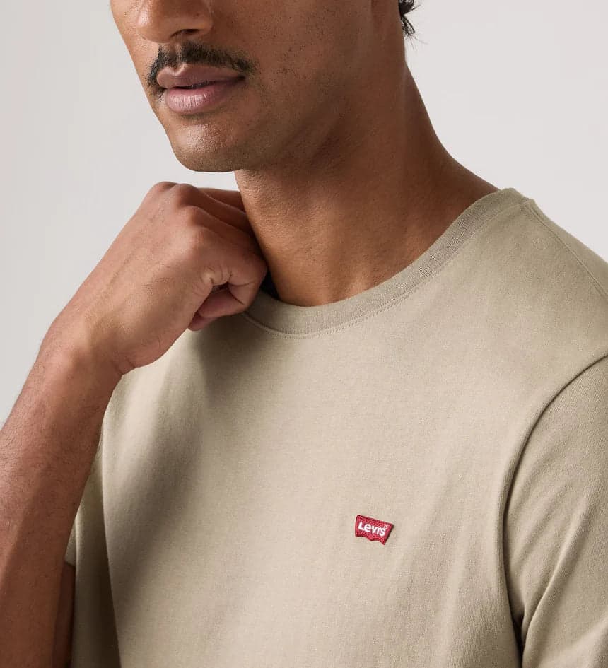 Levi's T-shirt Uomo Original HM Tee Beige in Cotone Regular Fit 566050301 newfp in T-shirt Broadway Red - Barletta, commercioVirtuoso.it