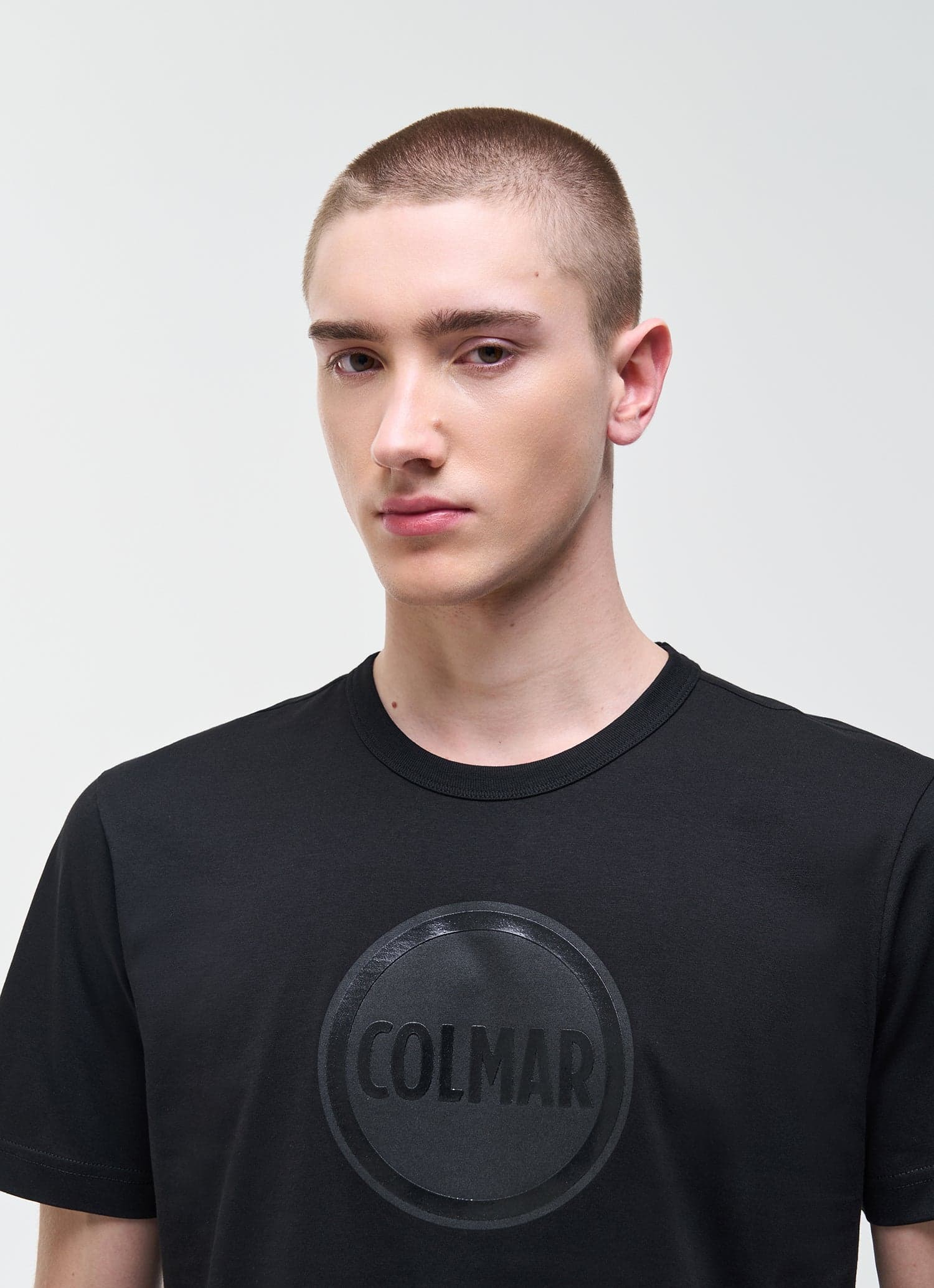 Colmar Originals T-shirt Uomo Nera con Logo in Cotone Regular Fit 7559 6SH in T-shirt Broadway Red - Barletta, commercioVirtuoso.it