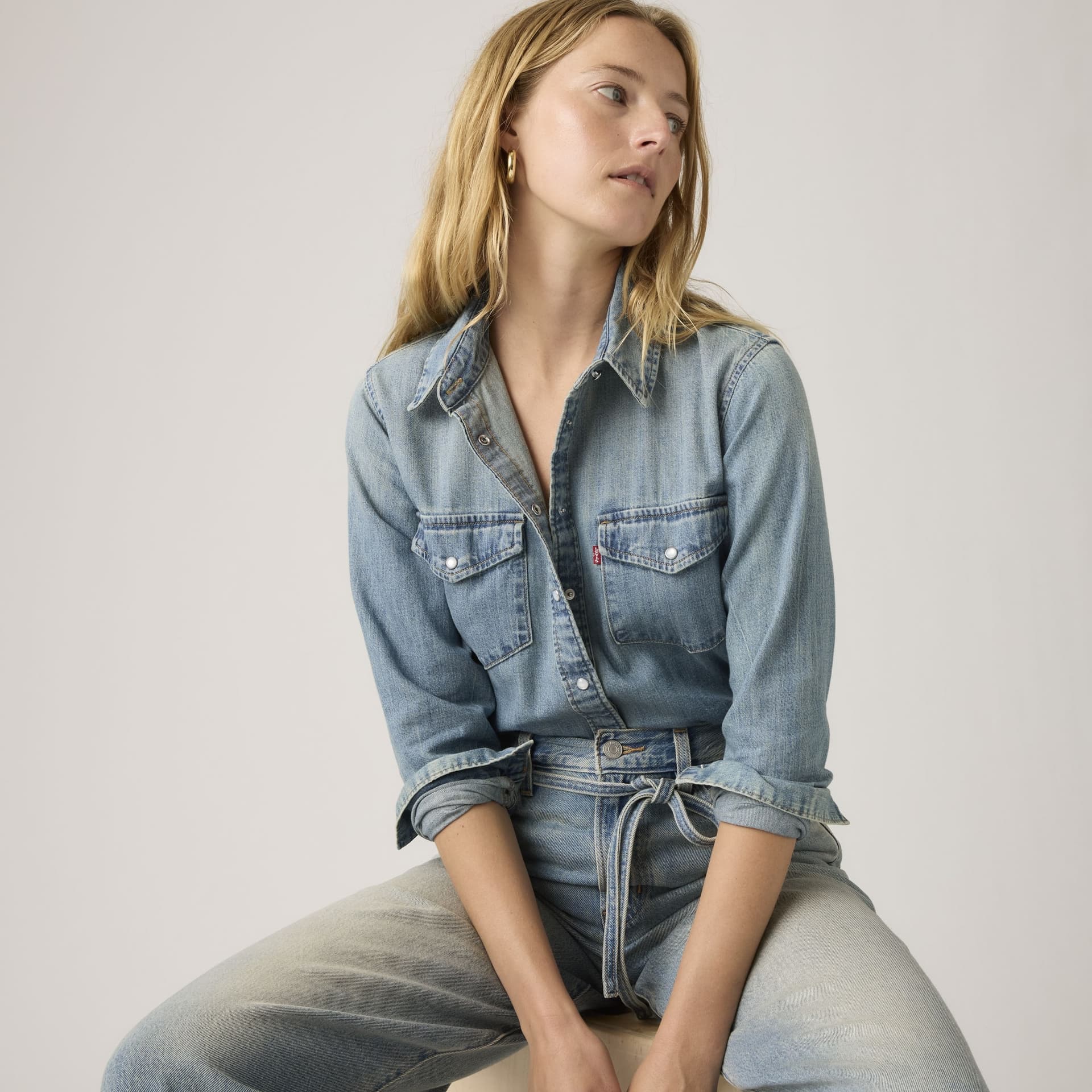 Levi's Camicia Donna Iconic Western in Denim Blu Bite Back Regular Fit in Jeans Broadway Red - Barletta, commercioVirtuoso.it