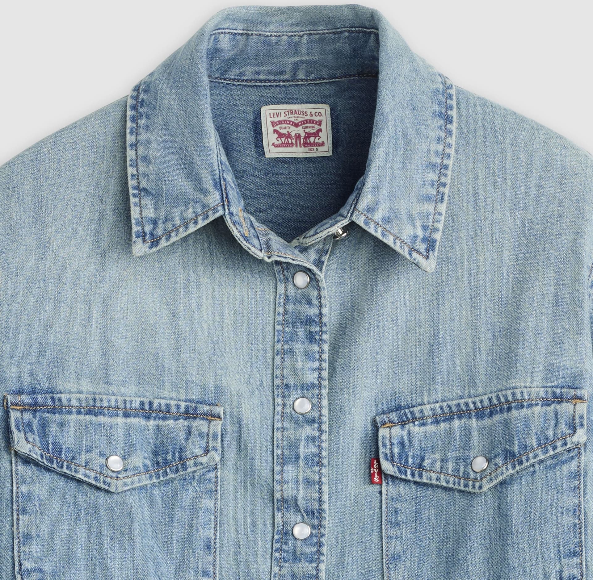 Levi's Camicia Donna Iconic Western in Denim Blu Bite Back Regular Fit in Jeans Broadway Red - Barletta, commercioVirtuoso.it