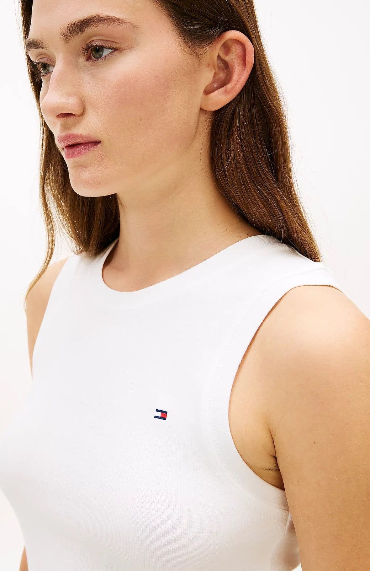 Tommy Hilfiger canotta / T-shirt donna in cotone bianca con logo ricamato slim fit in T-shirt Broadway Red - Barletta, commercioVirtuoso.it