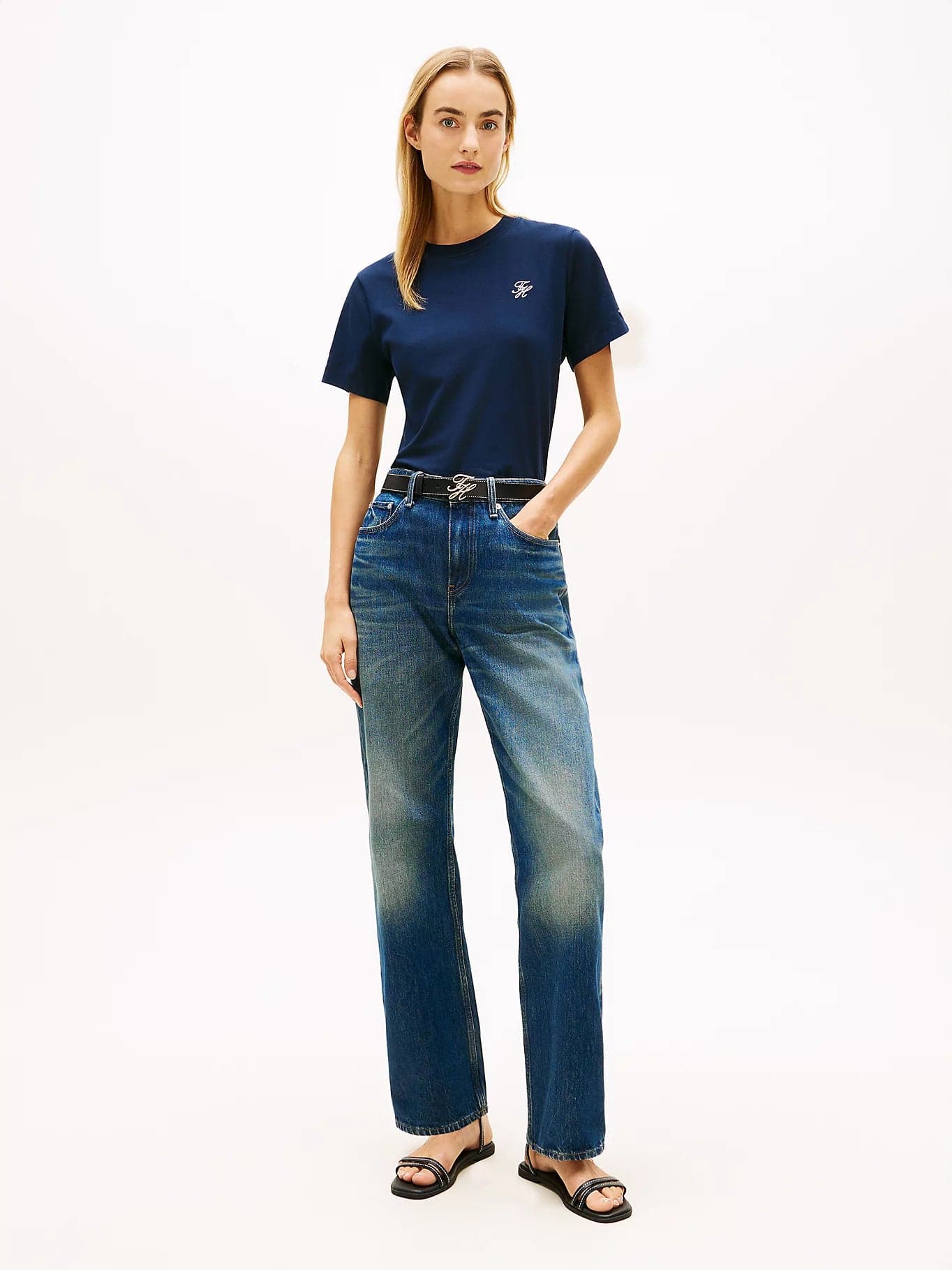 Tommy Hilfiger T-shirt donna in cotone stretch blu con logo ricamato regular fit in T-shirt Broadway Red - Barletta, commercioVirtuoso.it