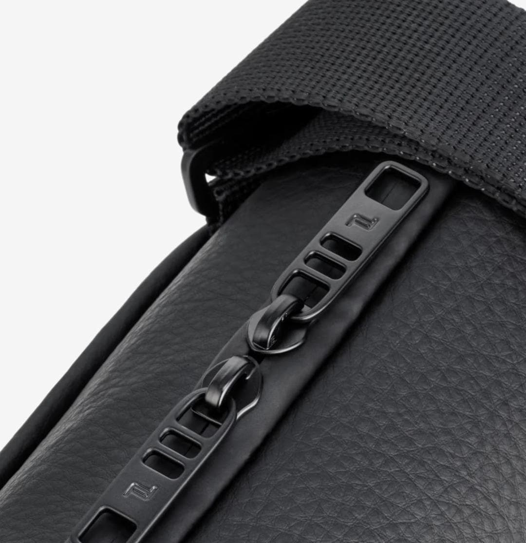 OCT01512 Tracolla Porsche Design Nero 0000000385 - 20