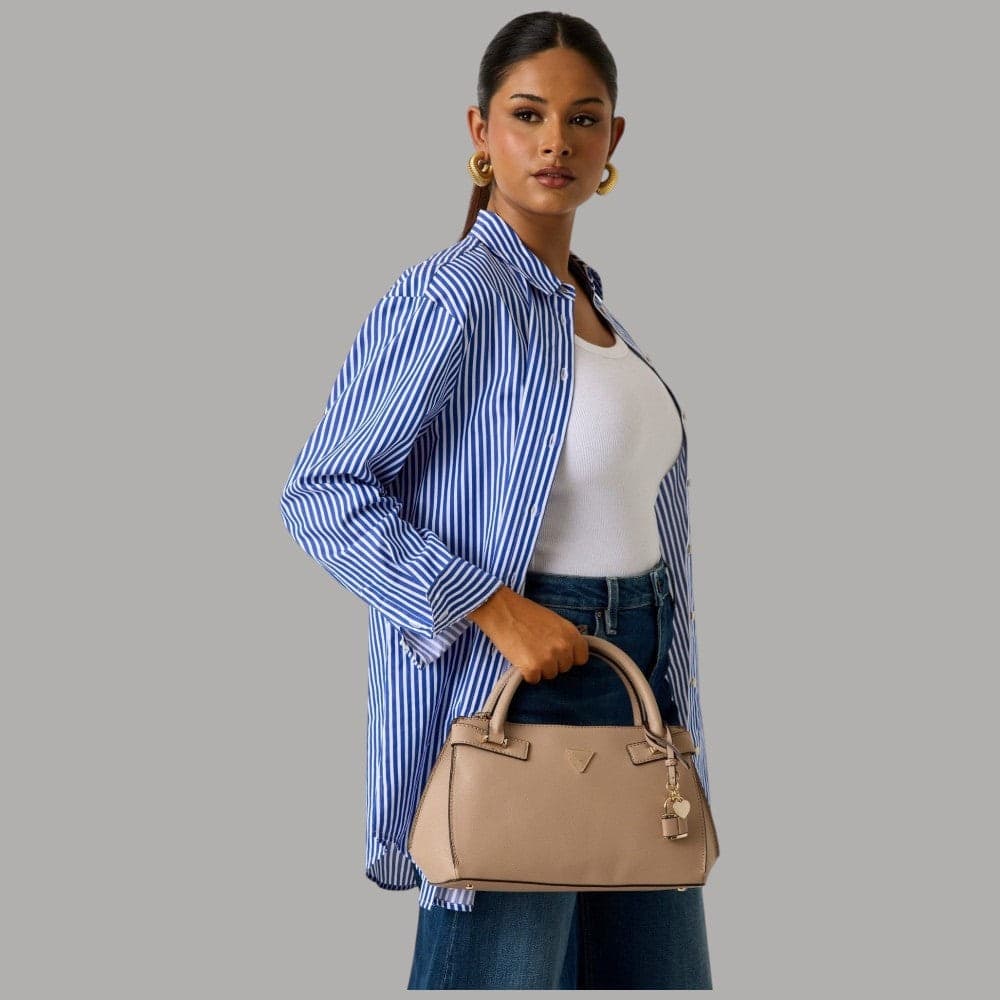 Guess Borsa a Mano Serenova in Saffiano con Charm Rimovibili in Borse riutilizzabili per la spesa Prodotti di Classe - Nocera Superiore, commercioVirtuoso.it