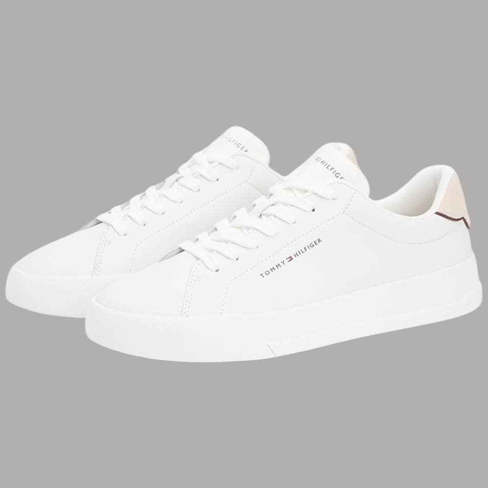 Sneakers in Pelle Bianche Scarpe Tommy Hilfiger con Dettaglio Beige in Autocategorizzazione Prodotti di Classe - Nocera Superiore, commercioVirtuoso.it