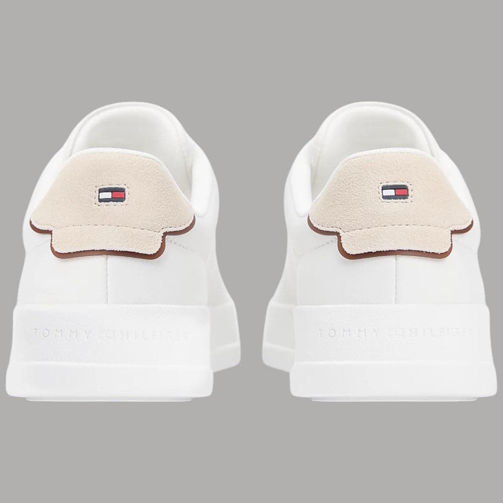 Sneakers in Pelle Bianche Scarpe Tommy Hilfiger con Dettaglio Beige in Autocategorizzazione Prodotti di Classe - Nocera Superiore, commercioVirtuoso.it