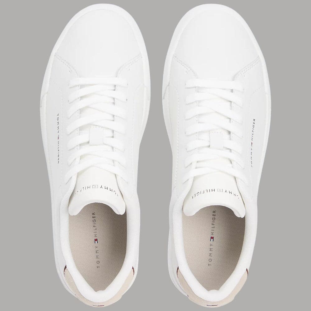 Sneakers in Pelle Bianche Scarpe Tommy Hilfiger con Dettaglio Beige in Autocategorizzazione Prodotti di Classe - Nocera Superiore, commercioVirtuoso.it