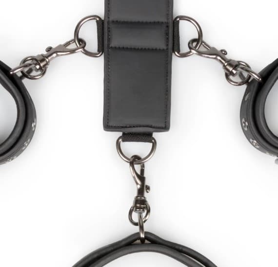 EasyToys Fetish Collection bondage collare blocco polsi e collo cinghia D-rings in prodotto Erosdom - Palmi, commercioVirtuoso.it