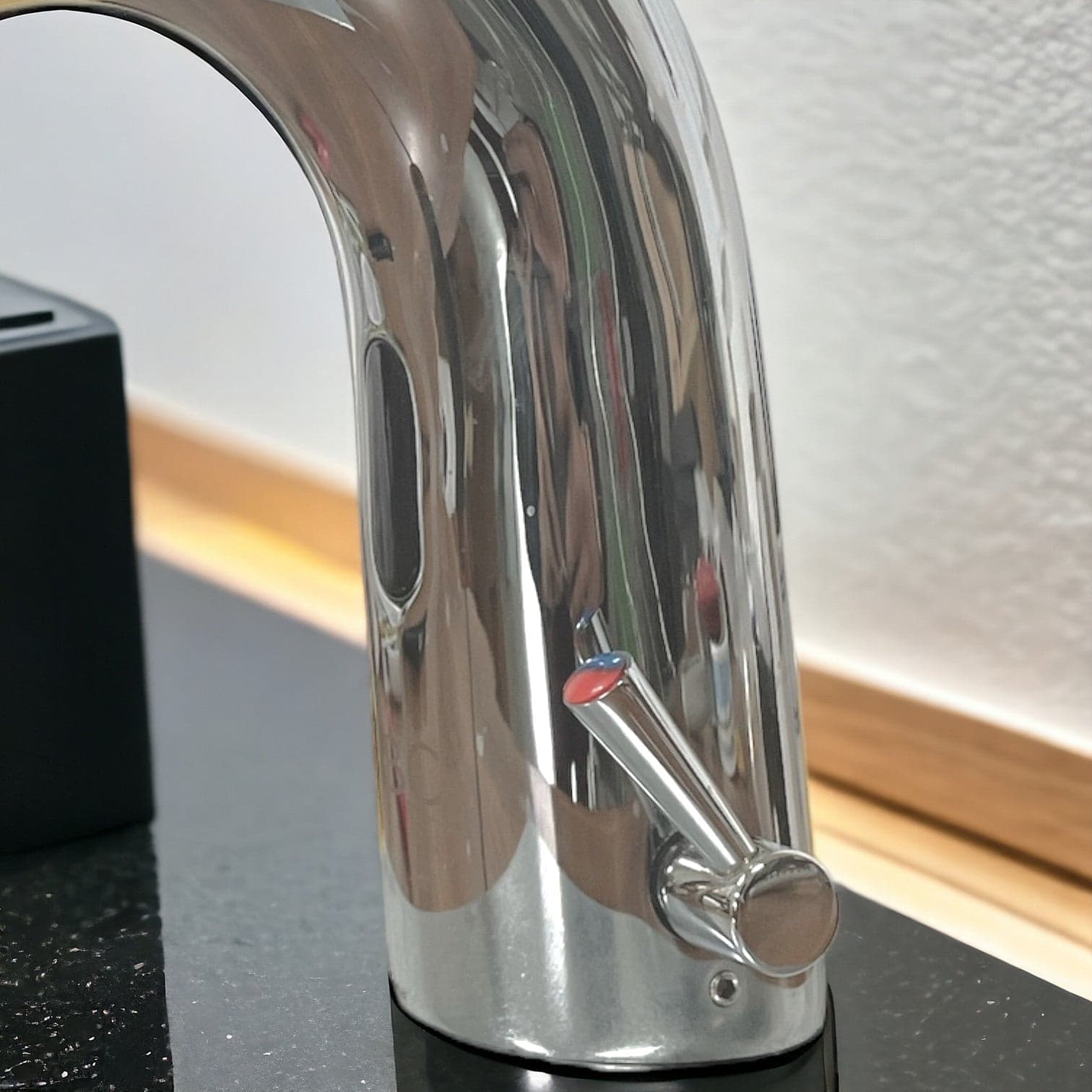 Rubinetto miscelatore elettronico automatico ad infrarossi - 5