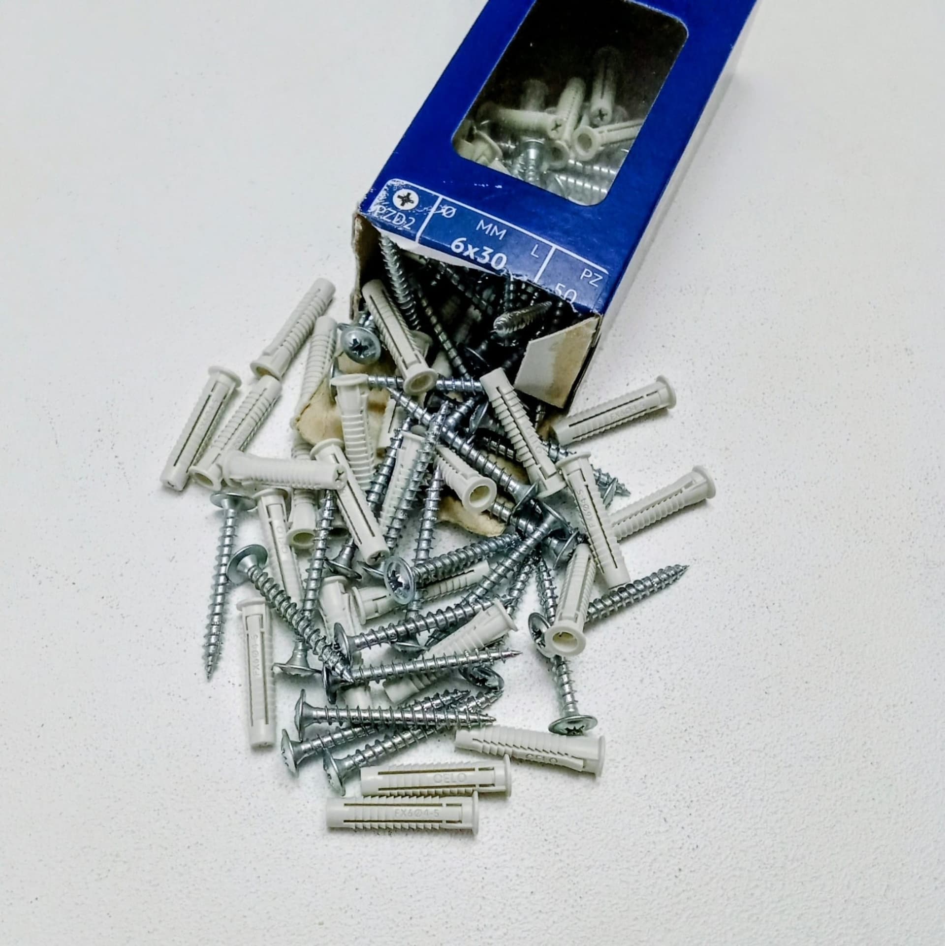 Unifix 6x30mm - 50pz tassello nylon FX con bordino e vite testa piana larga zincata - 3