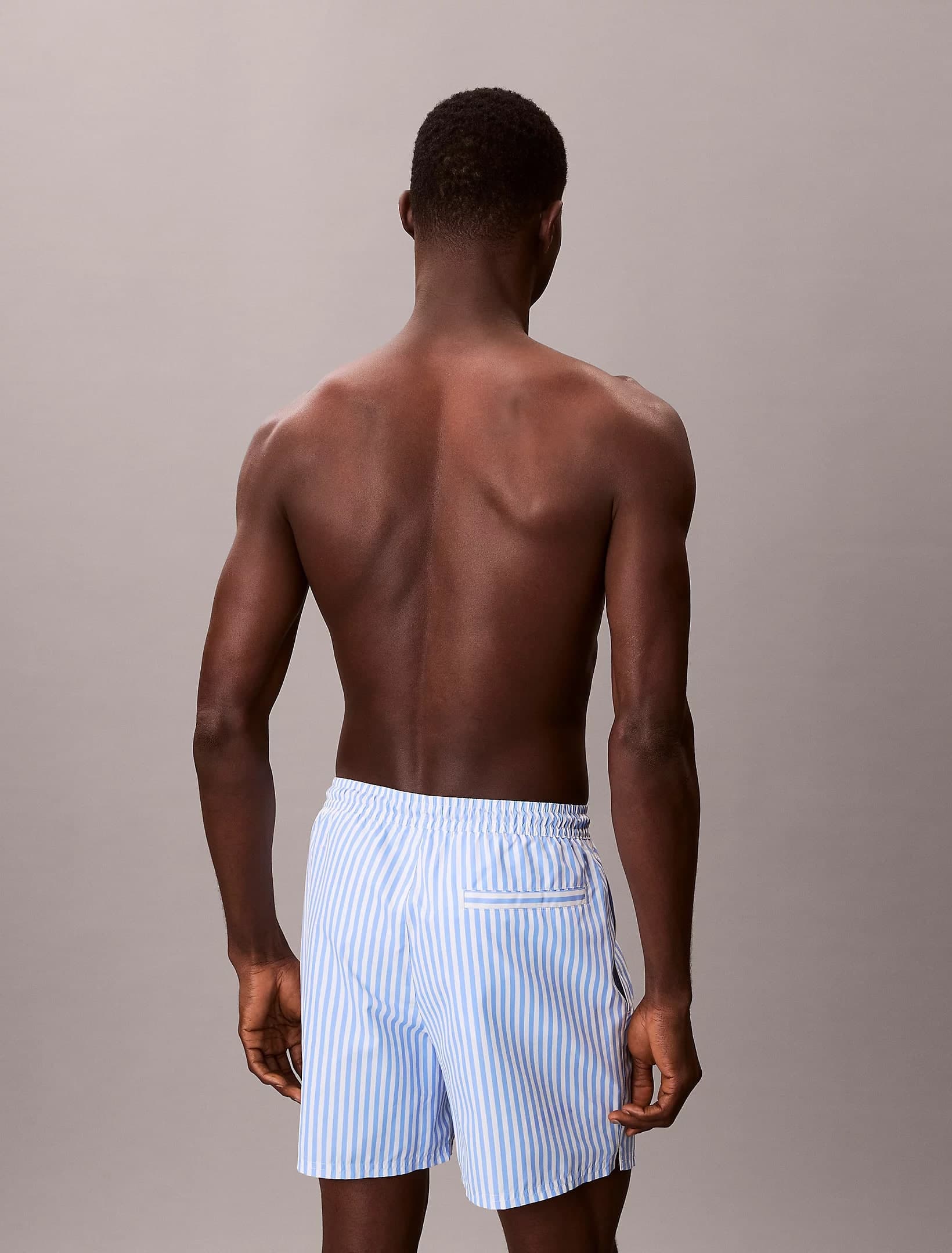Boxer Mare Uomo Calvin Klein a Righe Corto con CK Monogram e Cordoncino Medio - 12