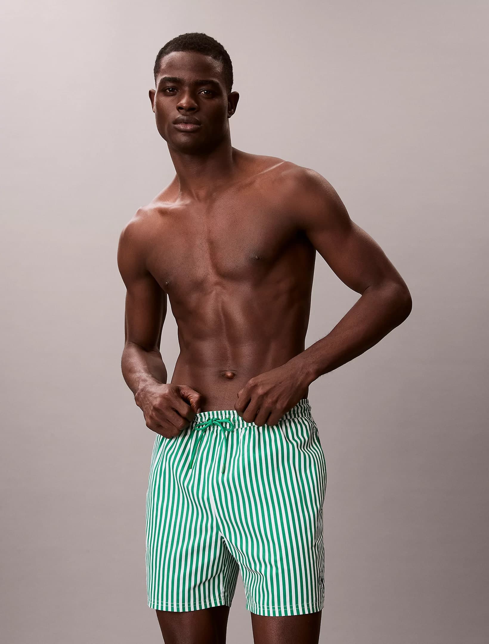 Boxer Mare Uomo Calvin Klein a Righe Corto con CK Monogram e Cordoncino Medio - 15