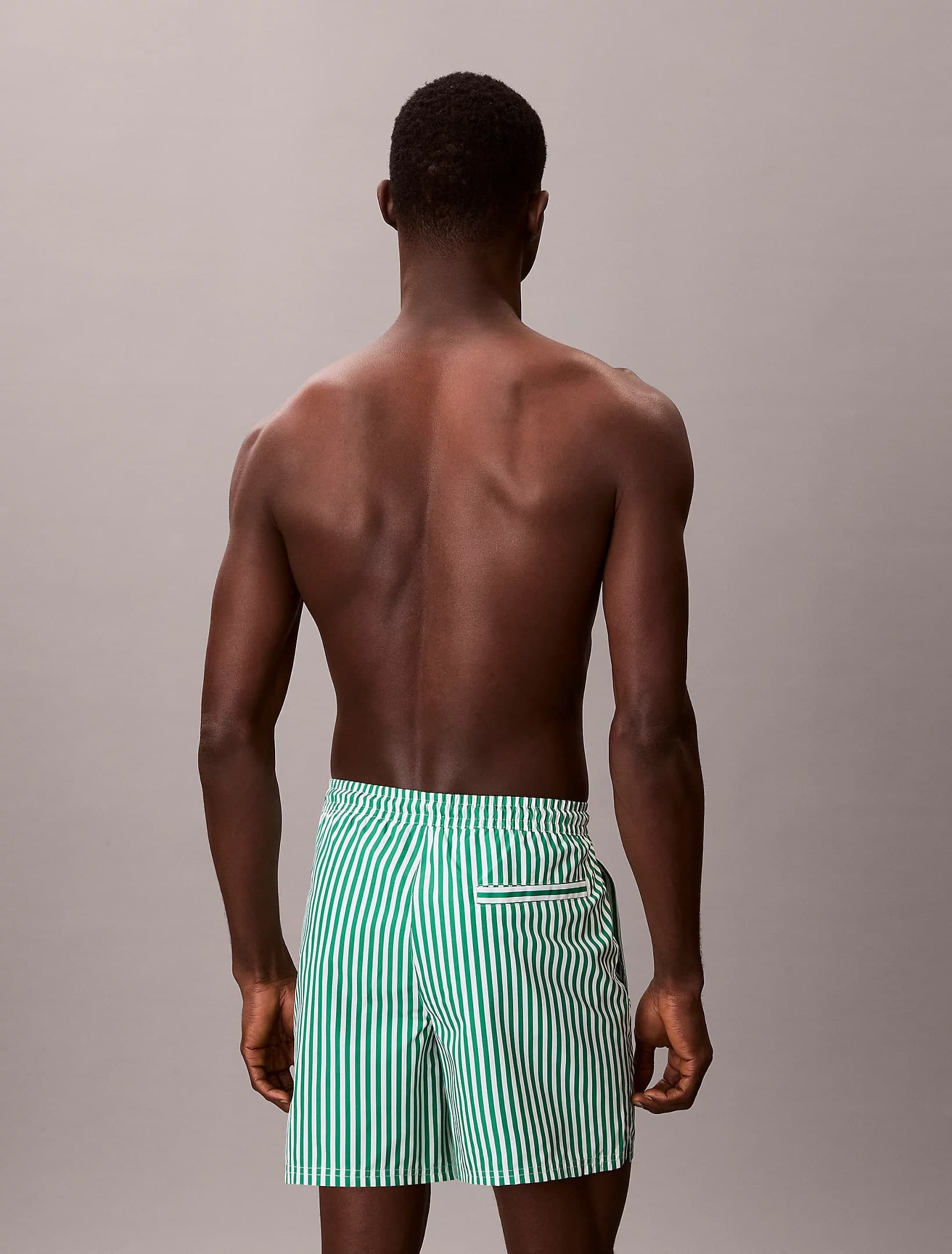 Boxer Mare Uomo Calvin Klein a Righe Corto con CK Monogram e Cordoncino Medio - 16