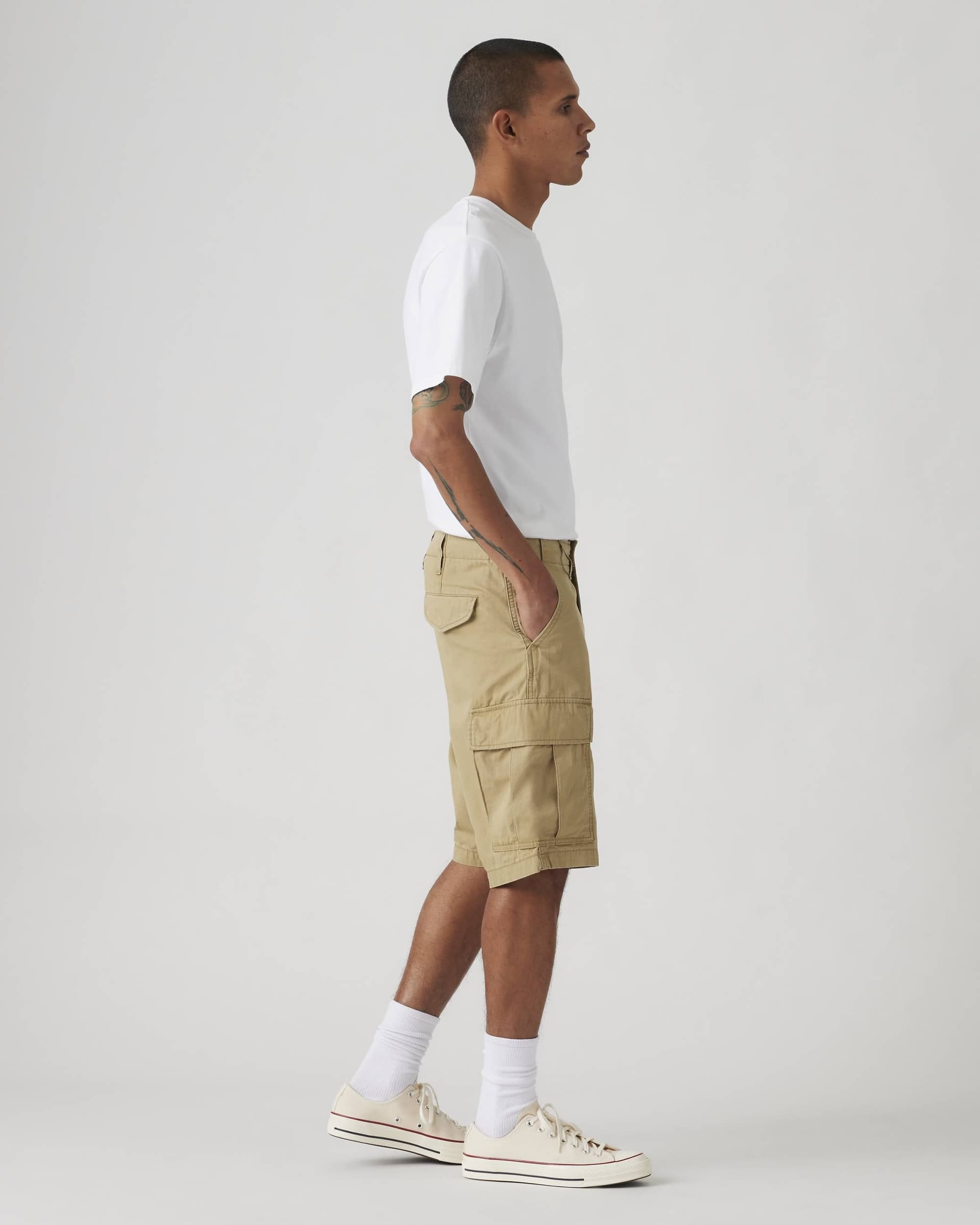 Bermuda cargo uomo Levi's Carrier in tela beige lightweight - 2