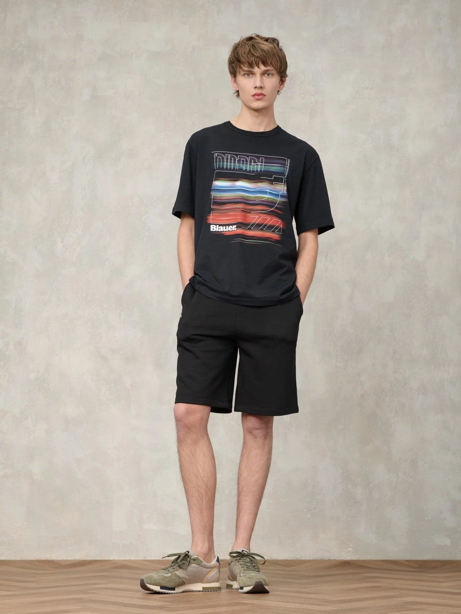 Bermuda Uomo Blauer Summer 26SBLUP05244 con coulisse e logo – Nero - 2