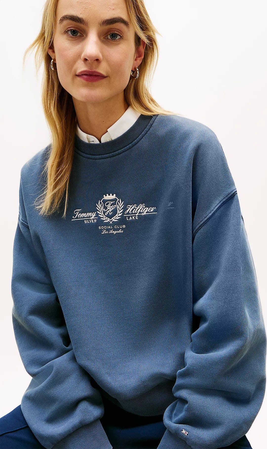 Felpa donna Tommy Hilfiger relaxed fit in cotone con stemma ricamato – WW0WW48733C1G - 2