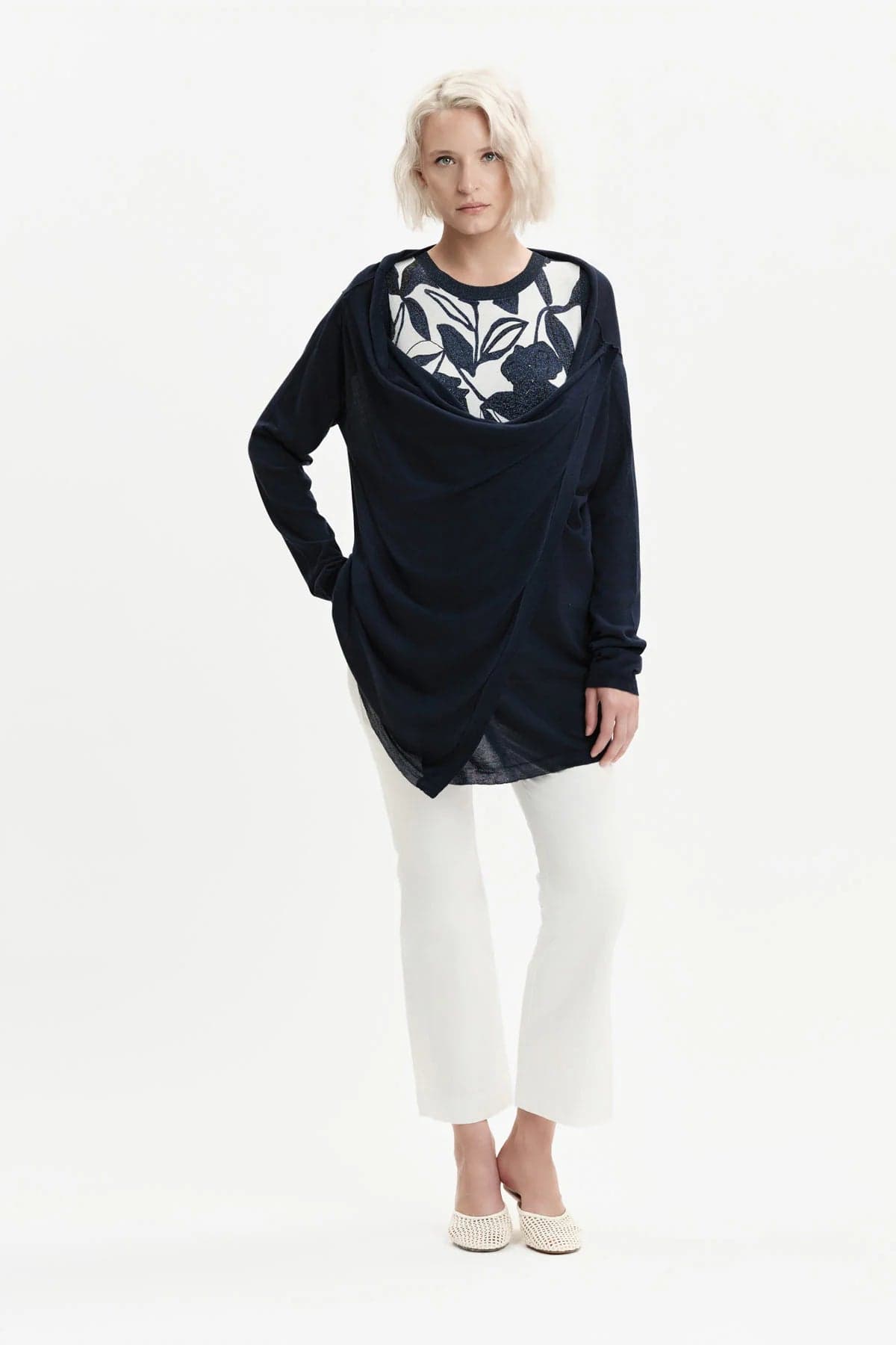 Pantaloni donna White Wise bianchi a zampa in rasatello elasticizzato - 2