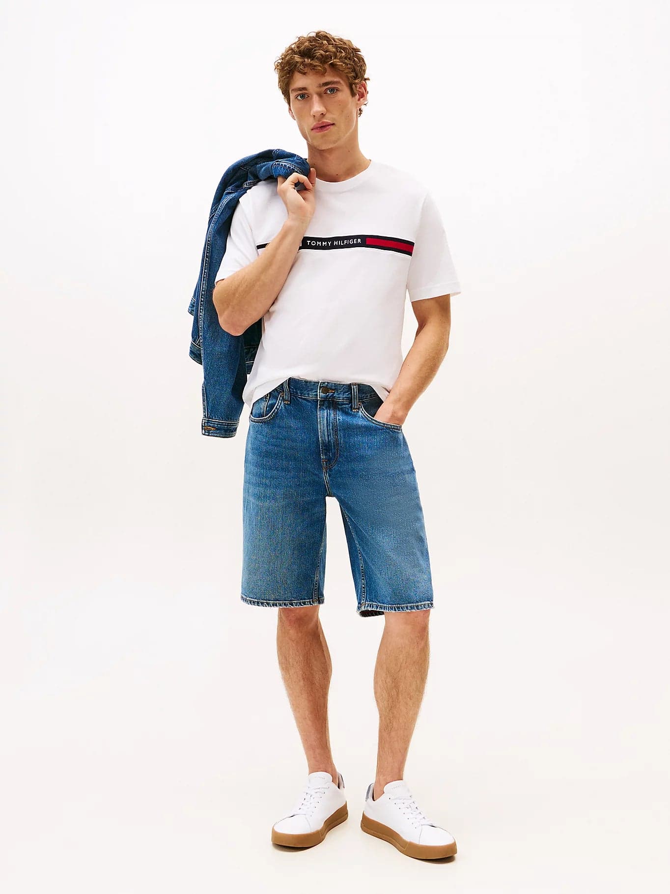 T-shirt uomo Tommy Hilfiger bianca con logo e fascia iconica – Cotone regular fit MW0MW36498YBR - 3