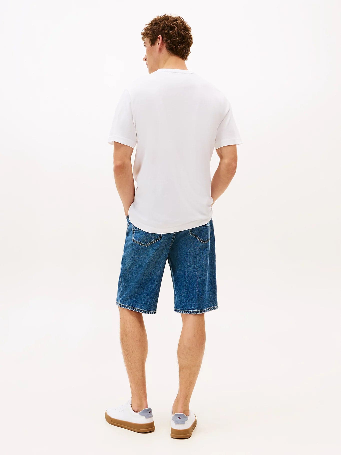 T-shirt uomo Tommy Hilfiger bianca con logo e fascia iconica – Cotone regular fit MW0MW36498YBR - 4