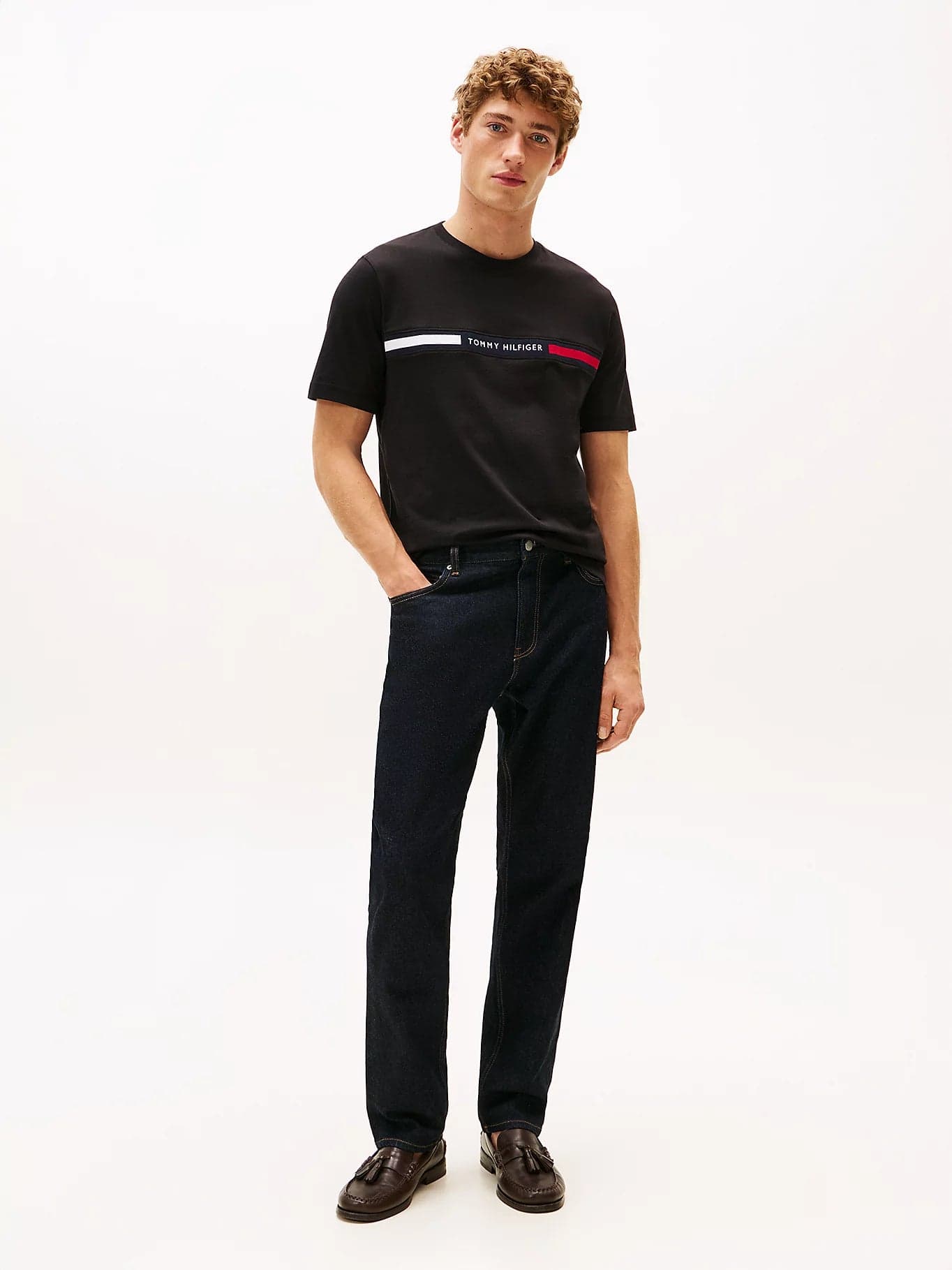 T-shirt uomo Tommy Hilfiger nera con logo e fascia iconica – Cotone regular fit MW0MW36498BDS - 3