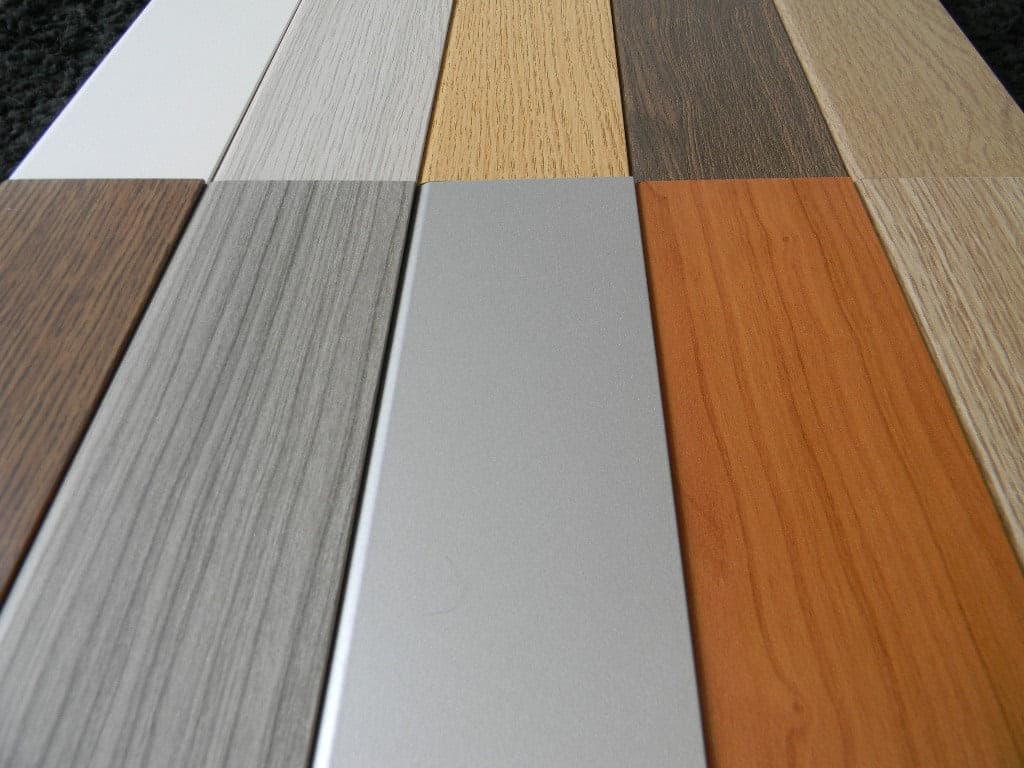 24 metri lineari di Battiscopa passacavo 1,5x8x240cm in MD Zoccolino - 2