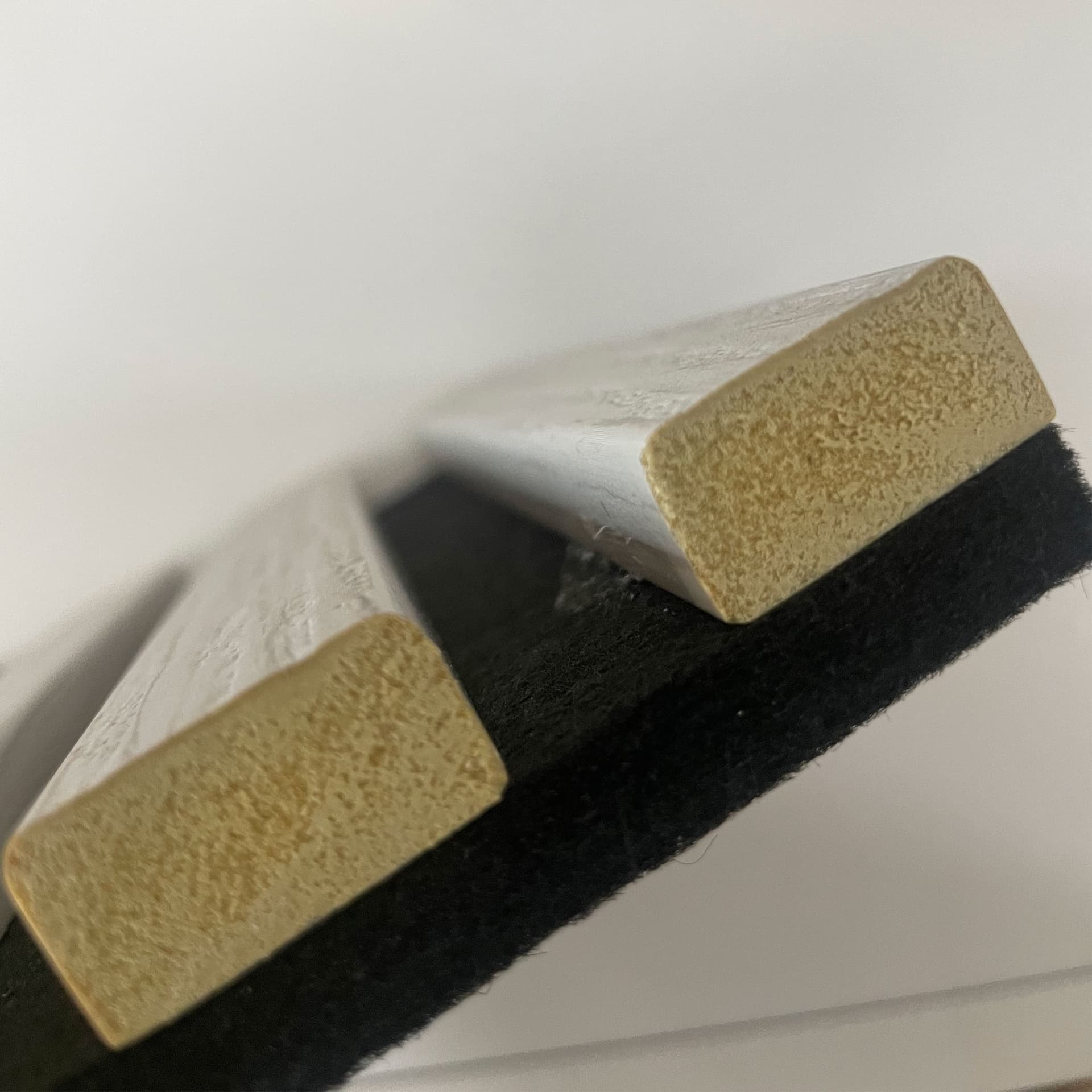 €49,90al mq - pacco da 3,6mq (due aste) 22x600x3000mm di Rivestimento ACUSTICO Pet e polimeri LAMELLI vari decori - 15
