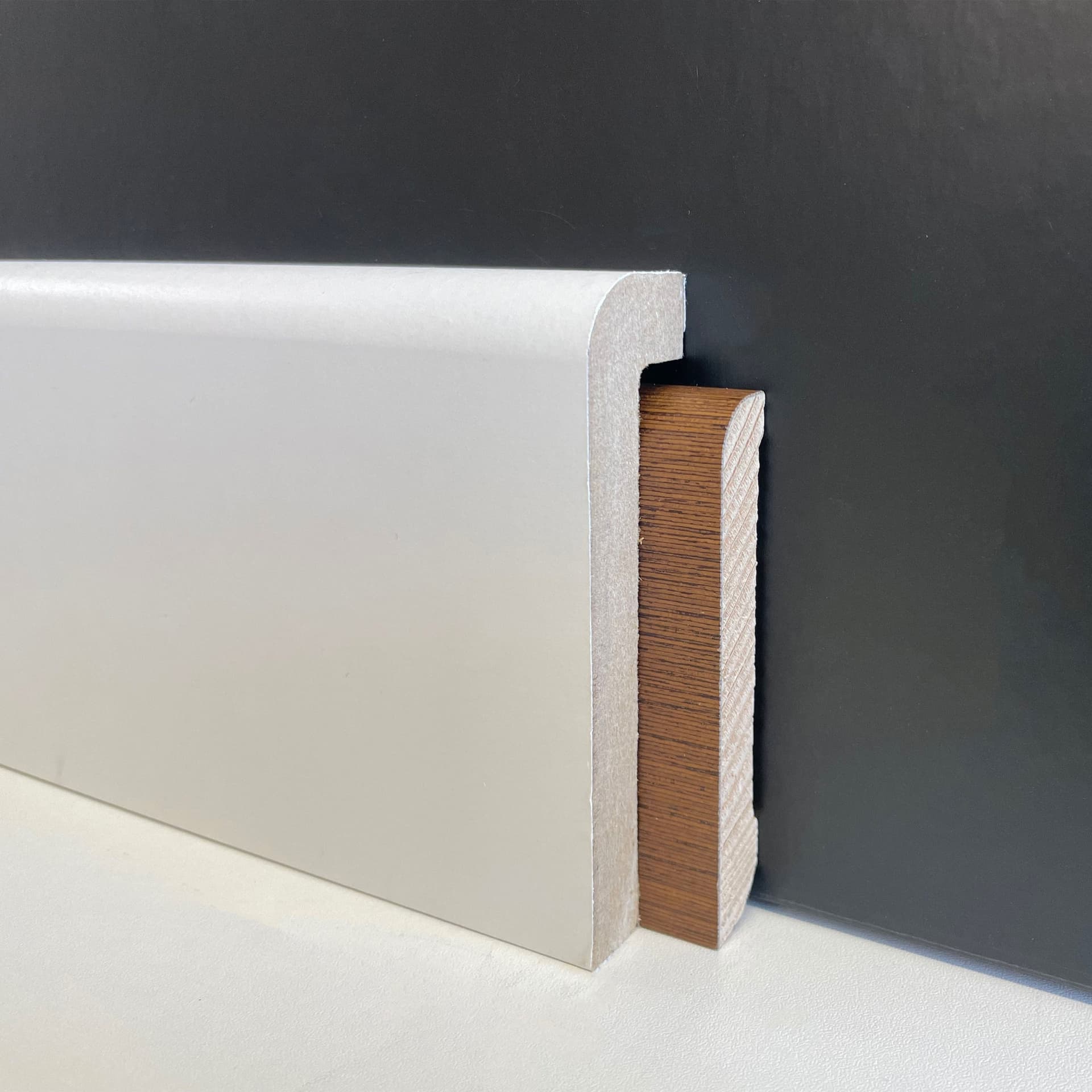 BATTISCOPA Coprimarmo coprivecchio in Fibra di Legno 100x25 (interno 85x13) BIANCO (prezzo al metro) - 2