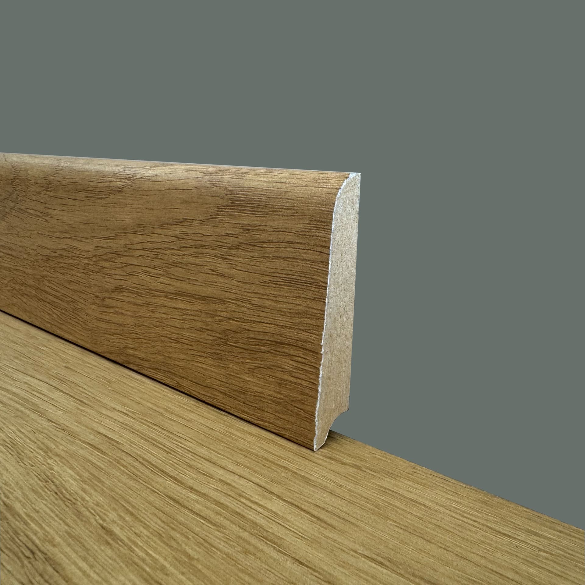 €2,99ml - BATTISCOPA in FIBRA DI LEGNO coordinato GAMMA LAMINATI 70x15 inclinato vari decori (prezzo al metro) - 25