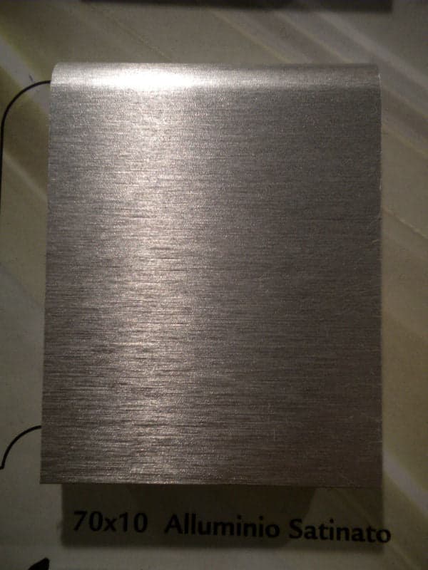 Zoccolino 100 METRI LINEARI BATTISCOPA RIVESTITO ALLUMINIO 70X10 - 3