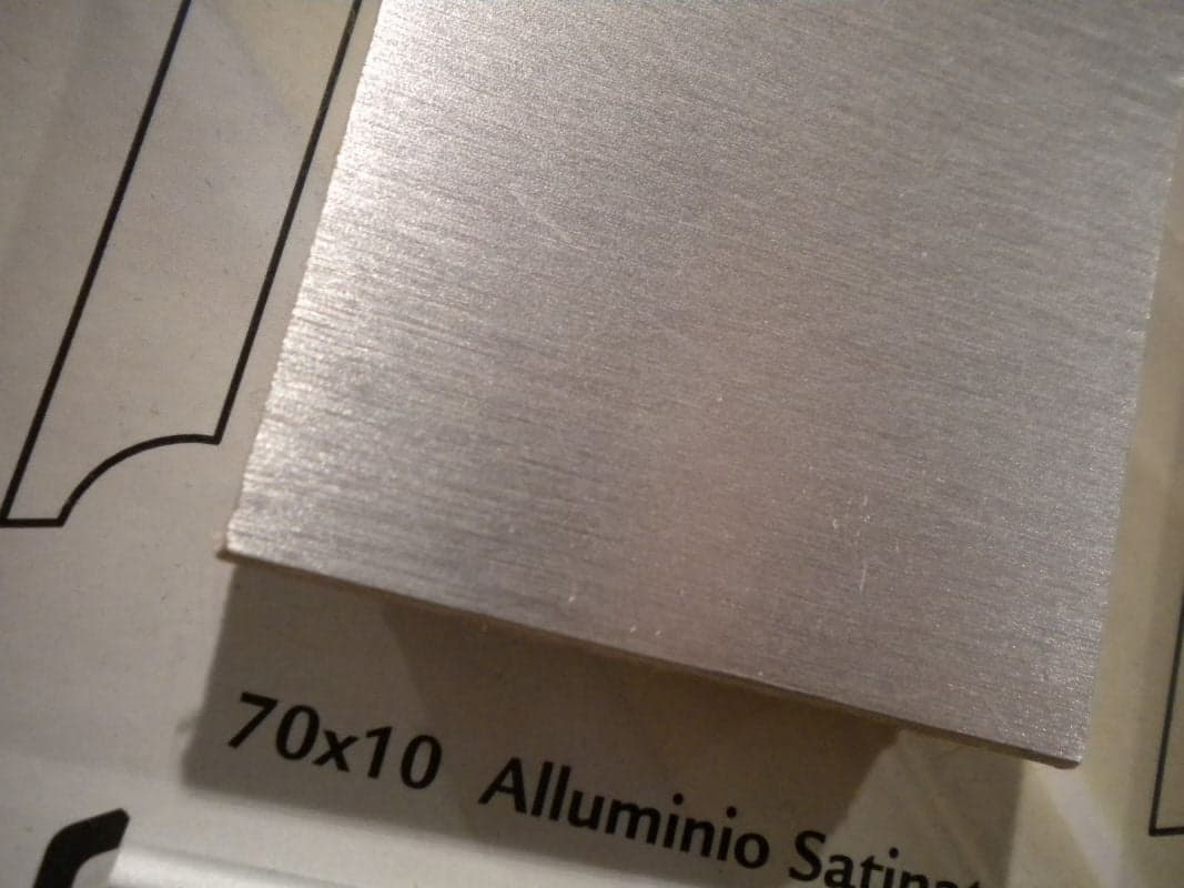 BATTISCOPA RIVESTITO ALLUMINIO Zoccolino  MDF 70X10 ALL INCLUSIVE (prezzo al metro lineare) - 2