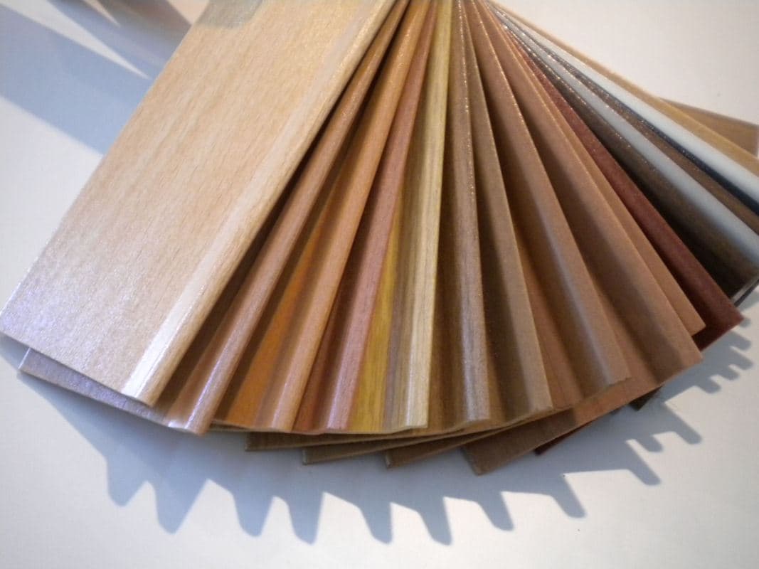Battiscopa zoccolino  in PVC rigido 70x9 vari colori e decori (prezzo al metro lineare) - 3