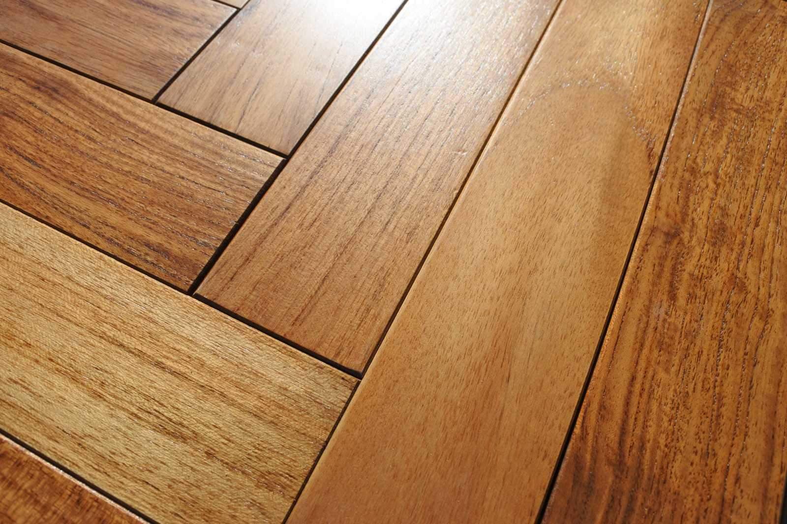 Parquet prefinito Massiccio in teak asia Finitura Vernice PRIMA SCELTA 10x60x420 microbisellato verniciato satinato a poro aperto posa anche a spina di pesce - 13