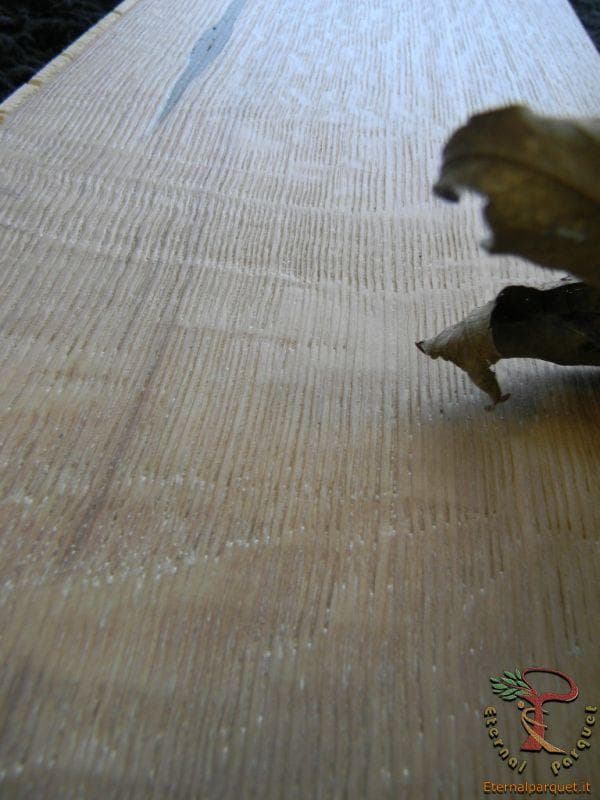 Parquet MAXILISTONE prefinito KAHRS FOUNDERS COLLECTION mod. "GUSTAF" 15x187x2420 spazzolato,raschiato a mano, bisellato, Bianco antico olio naturale (incastro 5s flottante o incoll.) - 8