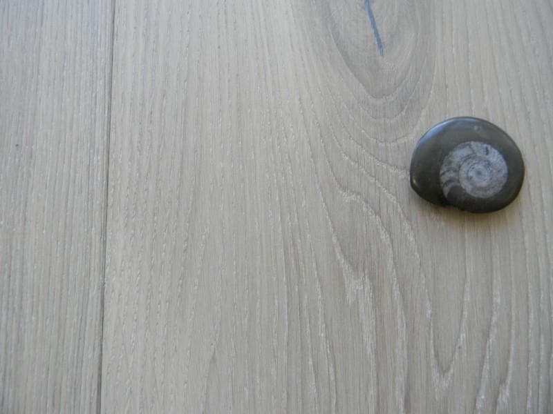 Maxilistone prefinito MULTILARGHEZZA 139/181/221x14x2200 EKO SUBLIME PLANK mod.WINTRY in rovere Sbiancato Spazzolato oliato eco con nodi stuccati e bisellatura 2 lati - 11