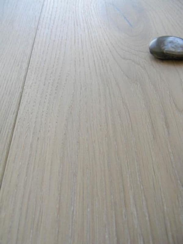 Maxilistone prefinito MULTILARGHEZZA 139/181/221x14x2200 EKO SUBLIME PLANK mod.WINTRY in rovere Sbiancato Spazzolato oliato eco con nodi stuccati e bisellatura 2 lati - 14