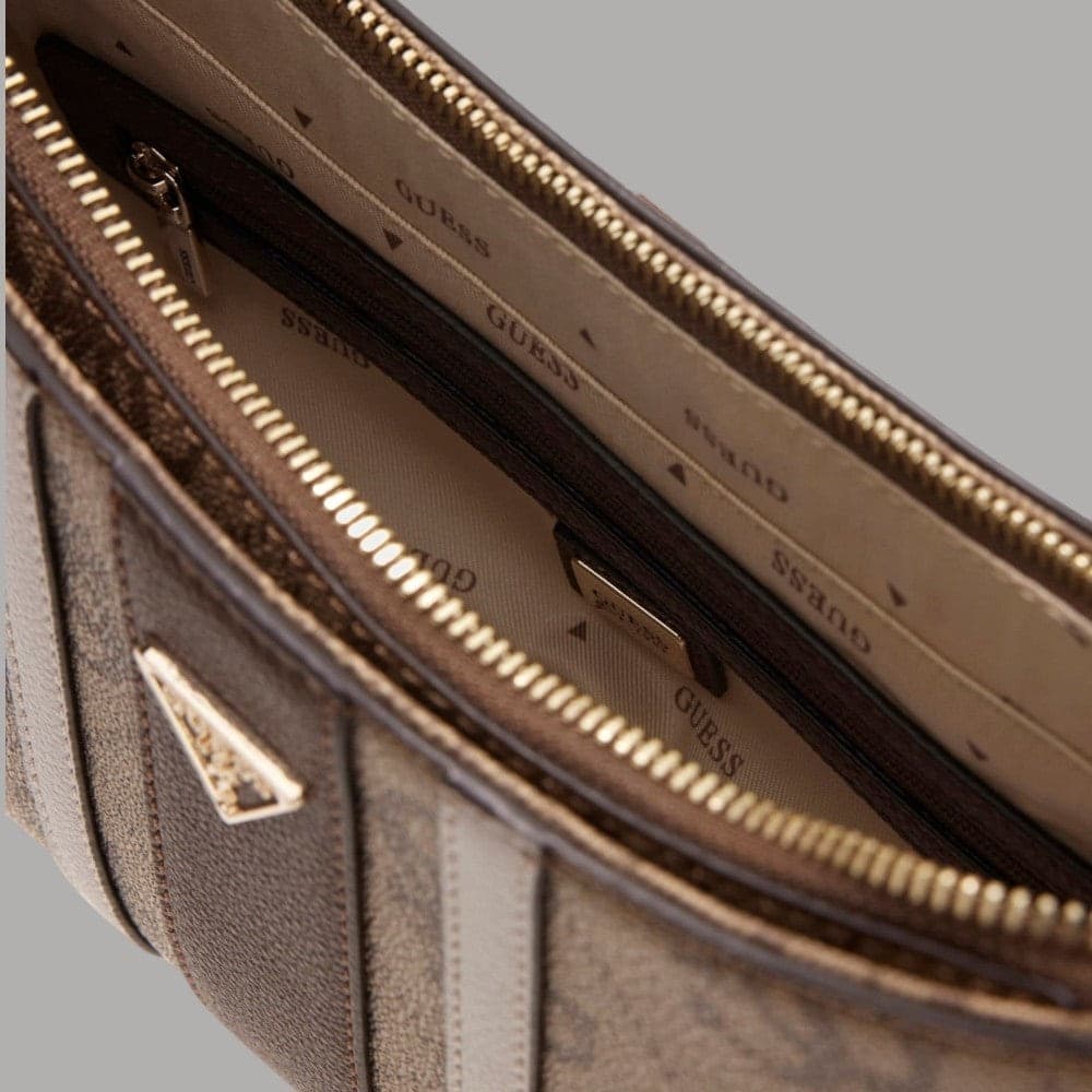 Guess borsa a spalla Noelle similpelle con logo e charm dorati - 9