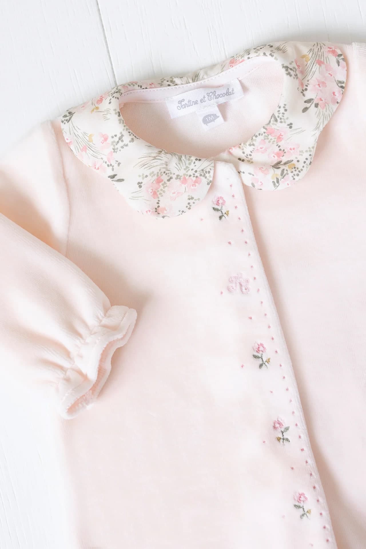 Pigiama in Velluto Rosa Tartine et Chocolat in Stampa a Fiori – 1 mese