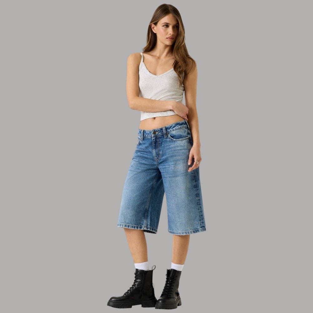 Shorts Guess GJ Donna in Denim Baggy con Stile Ampio e Comodo - 2