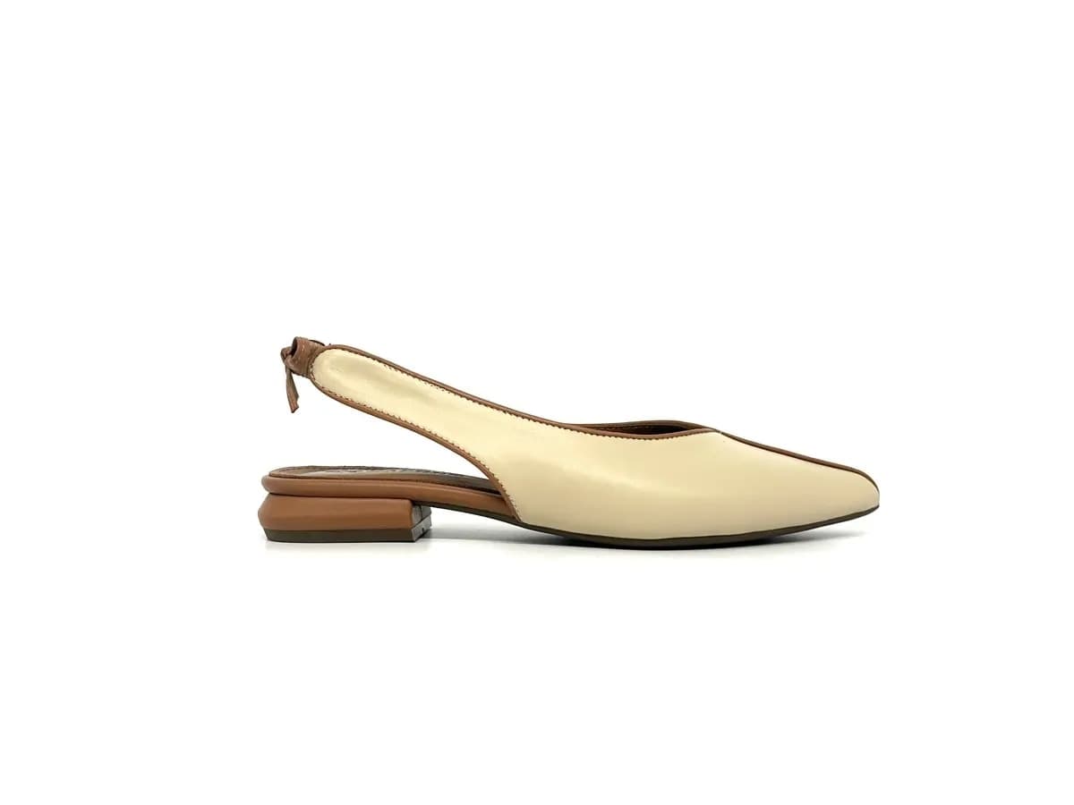 Chanel donna Daphne in pelle beige con punta affusolata e cinturino posteriore - 5