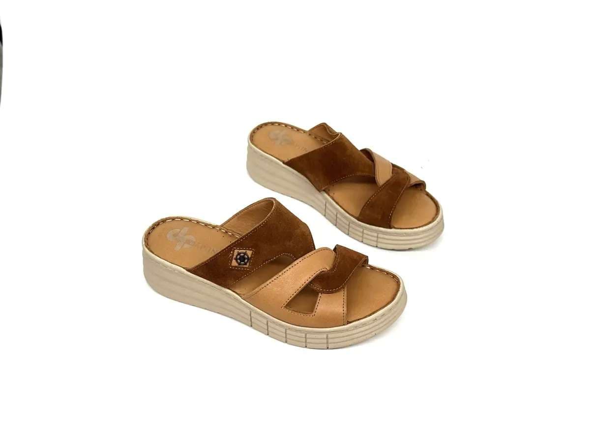 Ciabatte donna Daphne in pelle cuoio e beige con zeppa e sottopiede soffice - 3