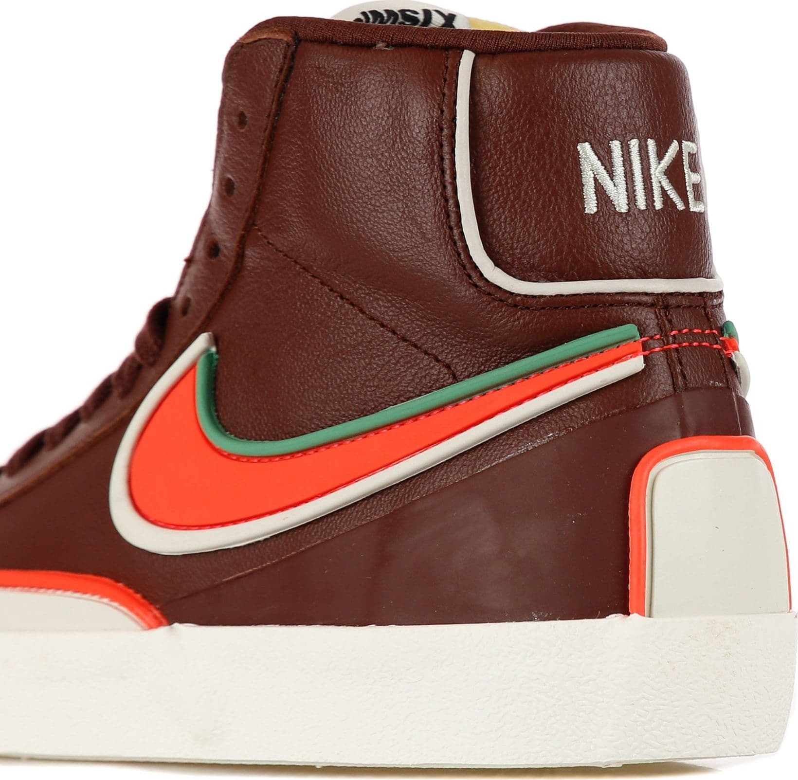 Nike Scarpa Alta Uomo Blazer Mid 77 Infinite Bronze Eclipse/bright Crimson/light Bone - 11
