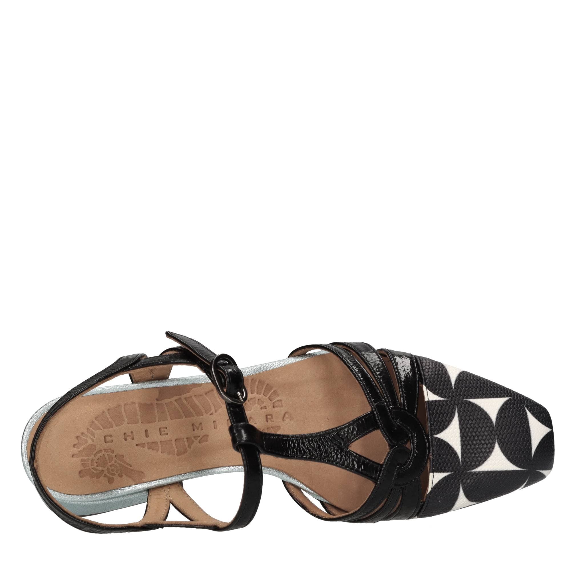 Chie Mihara  Scarpe con Tacco Nero - 5