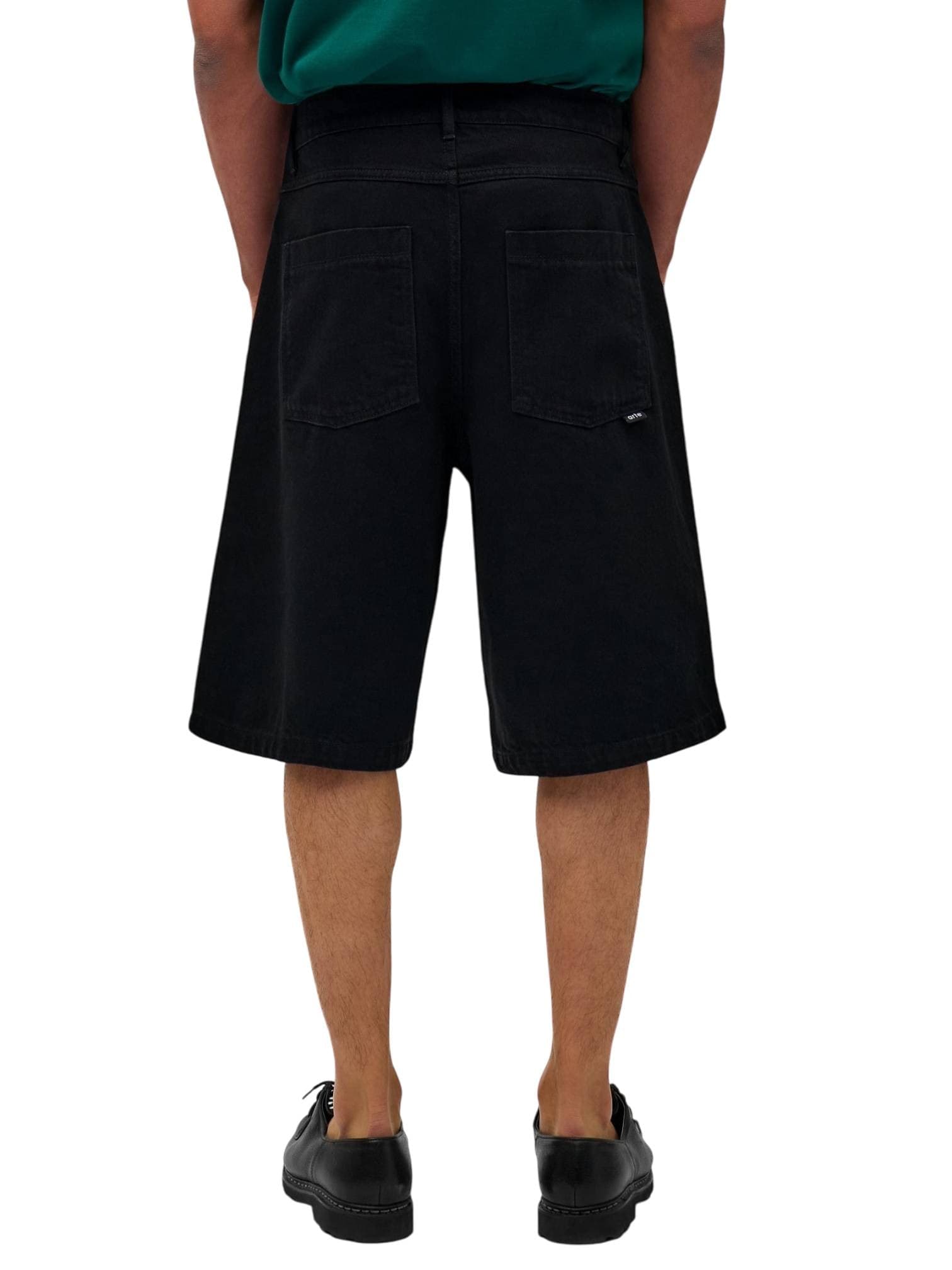 ARTE ANTWERP Arte Antwerp Belt detail shorts di jeans - black - 4