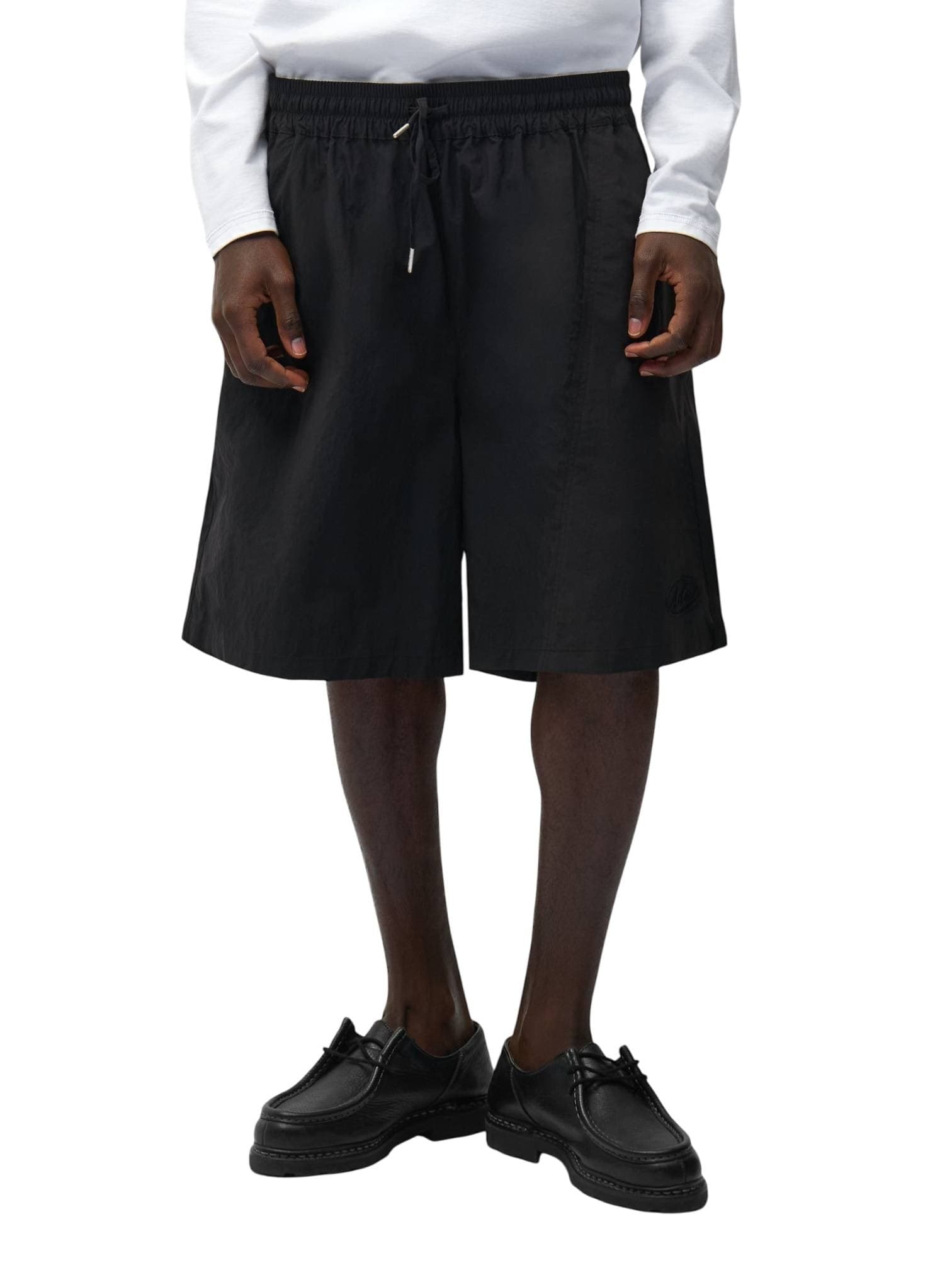 ARTE ANTWERP Arte Antwerp Distorted shorts pantaloncini corti in nylon leggero con elastico in vita - black - 2