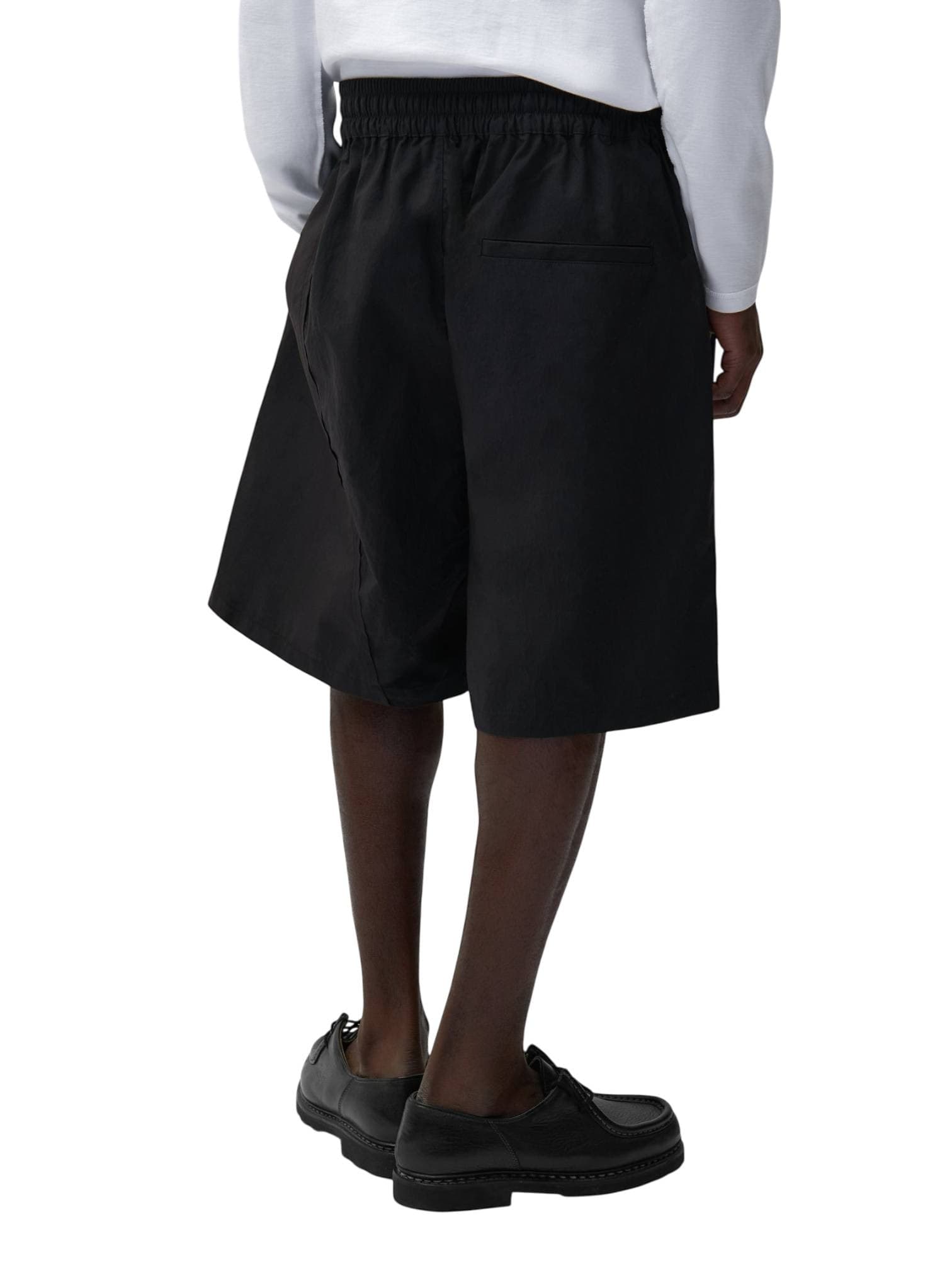 ARTE ANTWERP Arte Antwerp Distorted shorts pantaloncini corti in nylon leggero con elastico in vita - black - 3