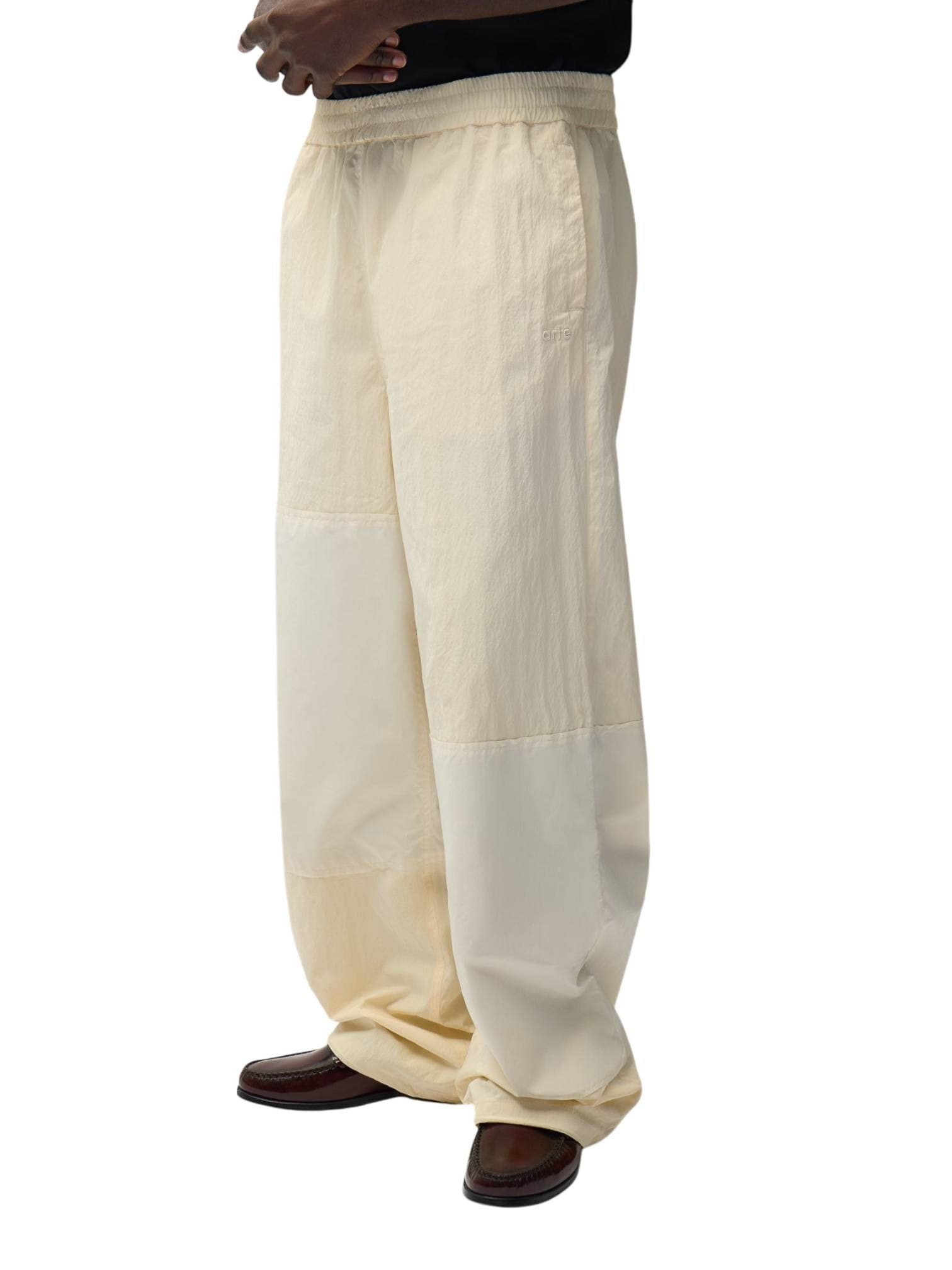 ARTE ANTWERP Arte Antwerp Squared Track Pants pantaloni tecnici in nylon - cream - 3